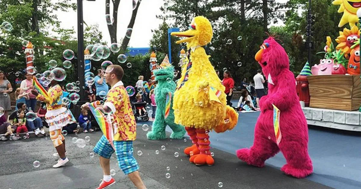 TrySpree HEY Teachers! Free 2024 Sesame Place Teacher Pass